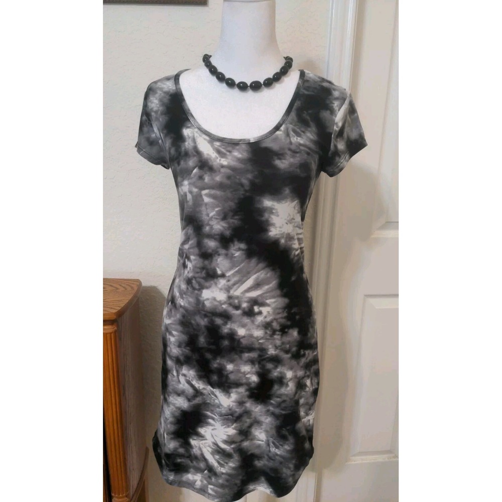 No Boundaries Junior Girls Black & White Summer Dress. Size XS -1